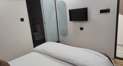 Hotel La Luxury - Katargam Room Type - Superior