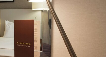 DoubleTree by Hilton Glasgow Strathclyde Room Type - QUEEN FAMILY DELUXE ROOM