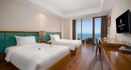 Diamond Sea Hotel Room Type - Premier Twin with Balcony - Ocean View
