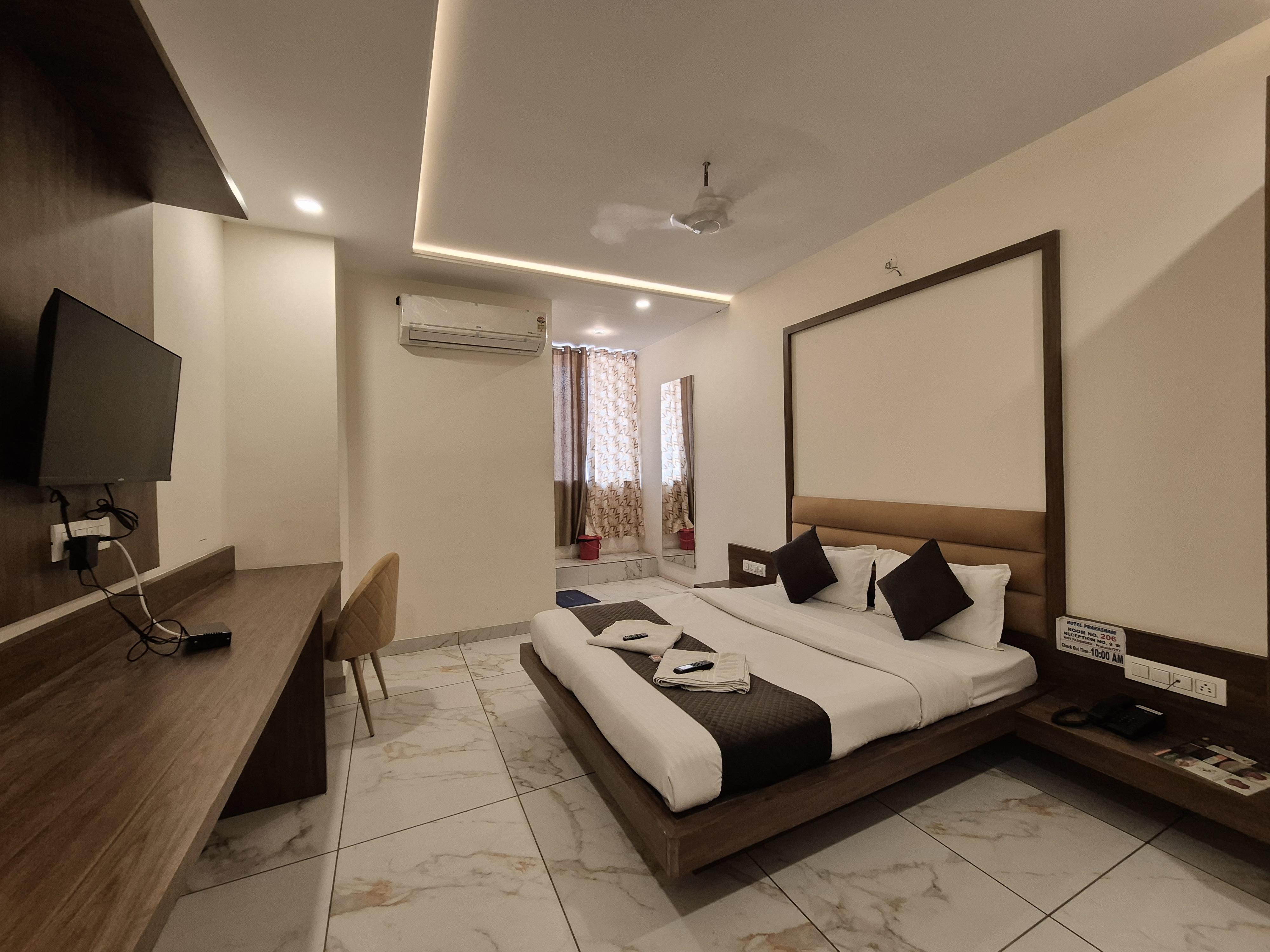 Hotel Prakashamm - Tap to explore photos