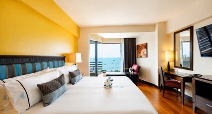 The Bayview Hotel Pattaya Room Type - Deluxe Sea View High Floor King Bed