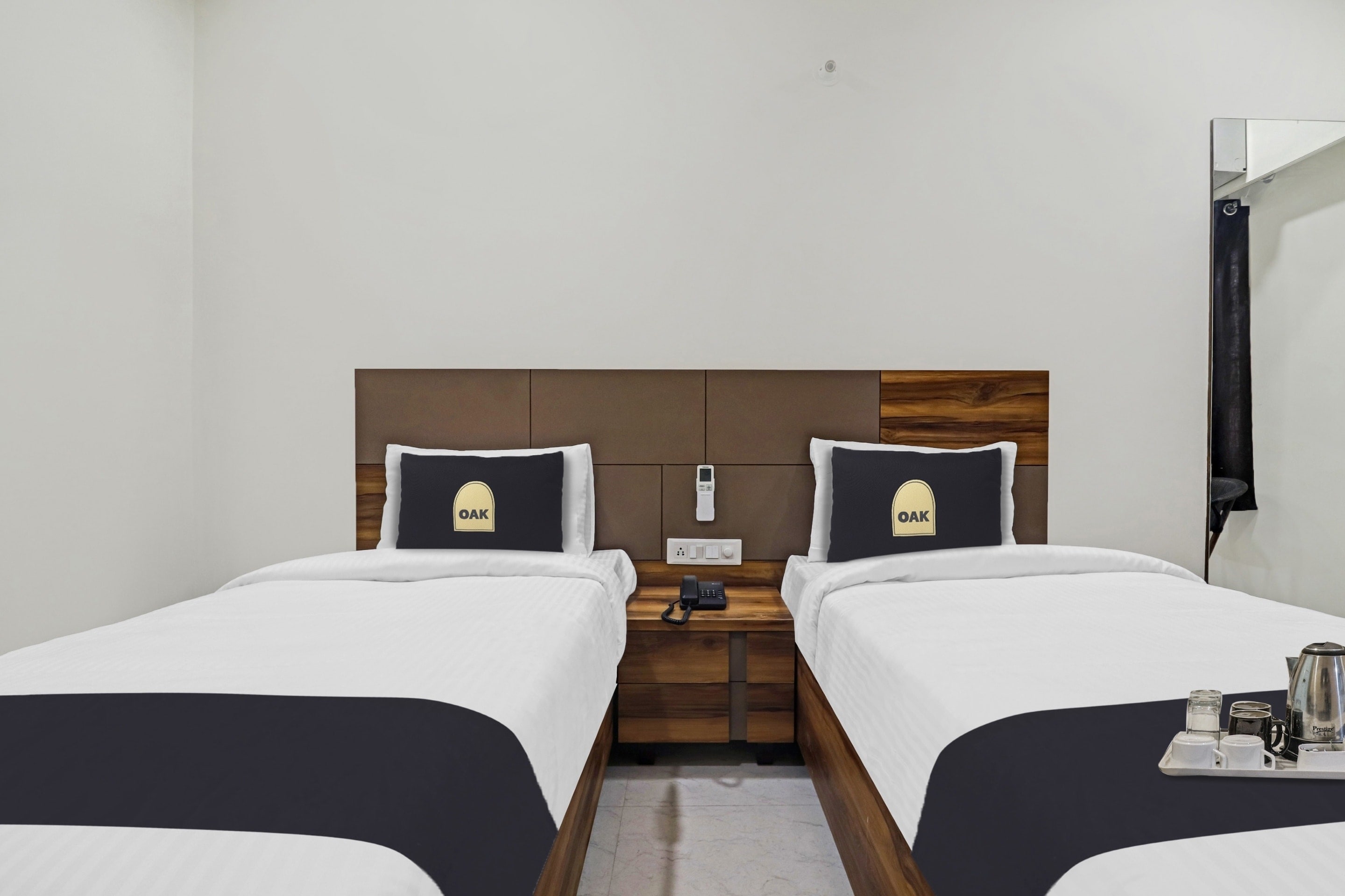 Collection O Hotel Inn - Tap to explore photos