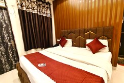 Hotel Du Rooms by Green Snapper Near Kamla Nagar