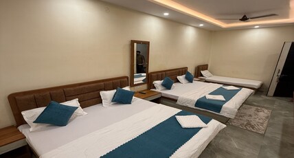 MAA ANNAPURNA P.G. HOUSE Room Type - Family Deluxe Double Room