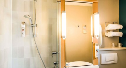 ibis Tours Nord Room Type - Standard Room with two single beds ibis Tours Nord Room Type - Standard Room with two single beds
