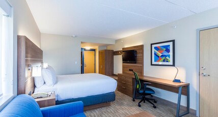 Holiday Inn Express Hotel & Suites Saint John Harbour Side Room Type - 1 Queen Sofa Bed