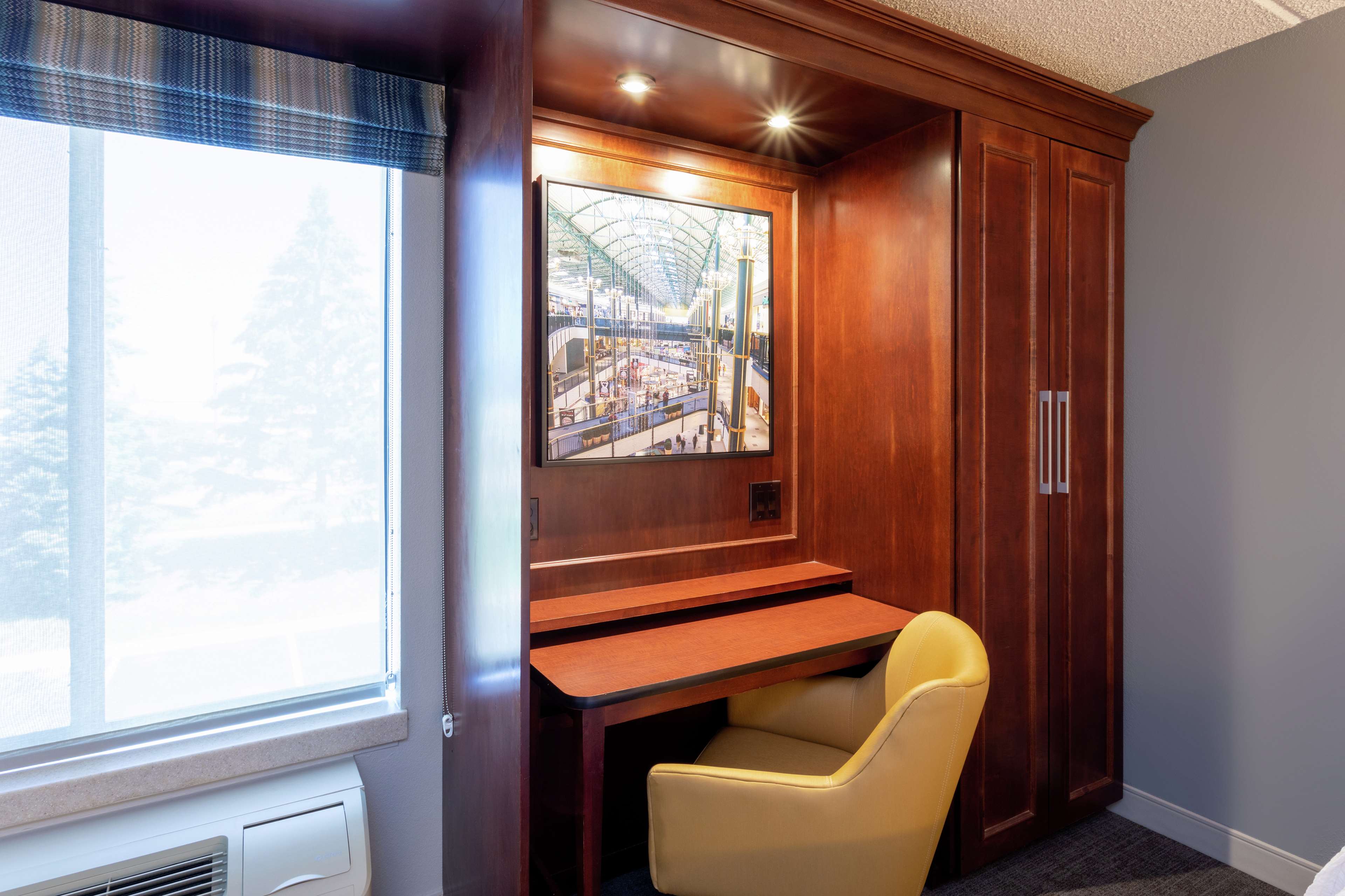 Hampton Inn by Hilton Minneapolis/Eagan - Tap to explore photos