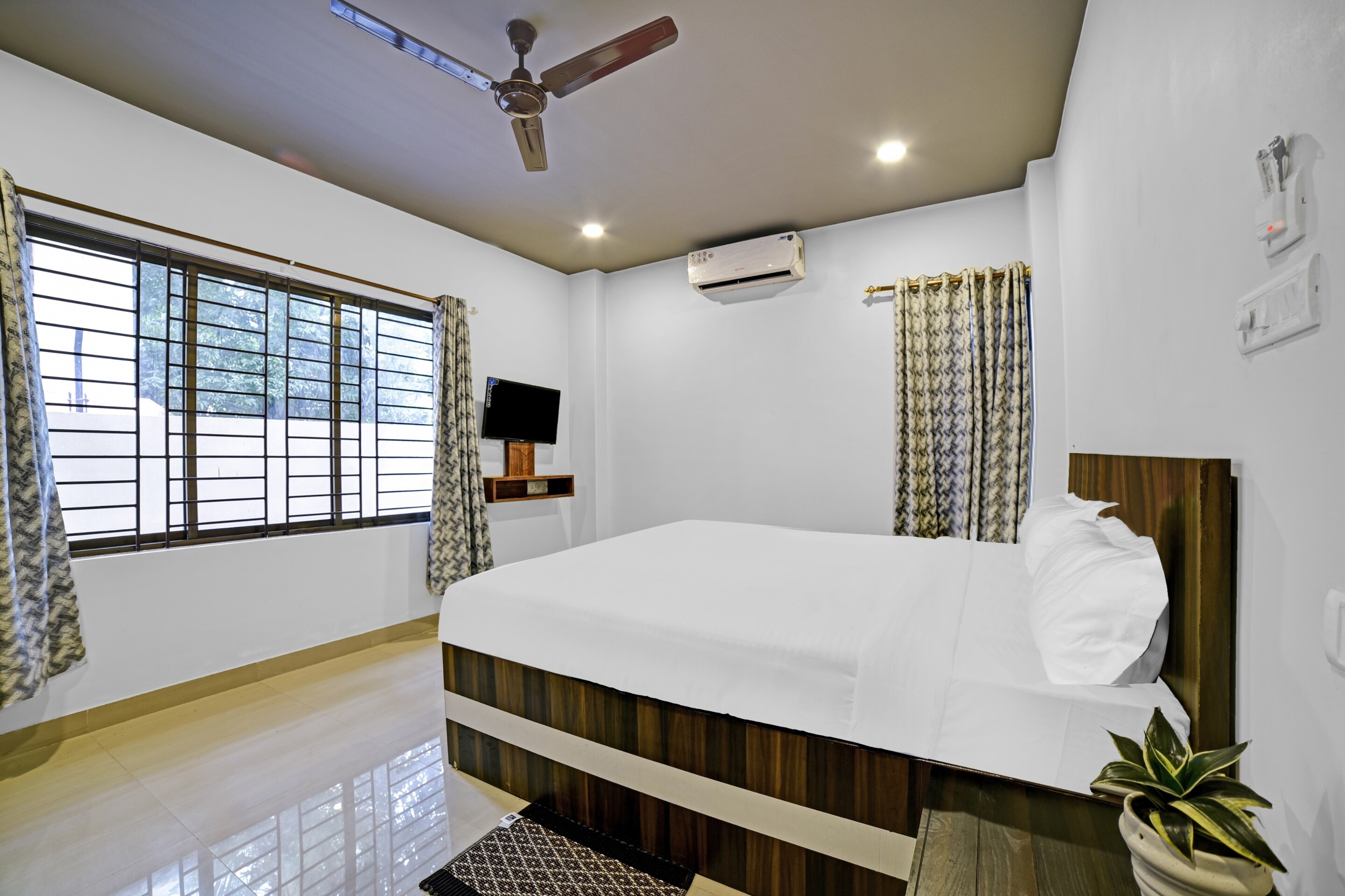 Townhouse Beltola Tiniali Formerly Pratishtha - Tap to explore photos
