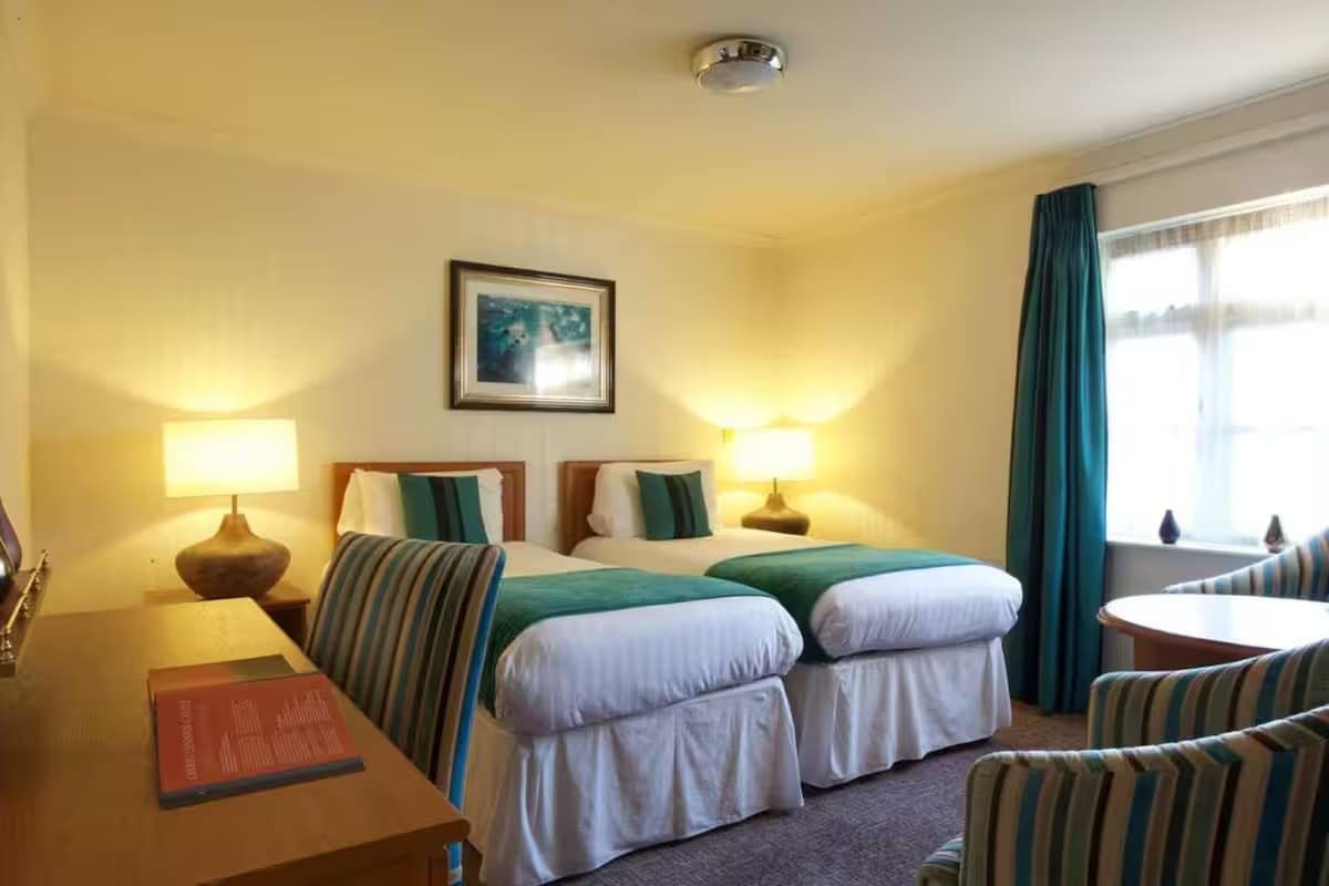 Wrexham Llyndir Hotel By Belvilla - Tap to explore photos