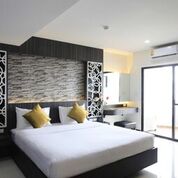 Chateau de Sukhumvit - Tap to explore photos