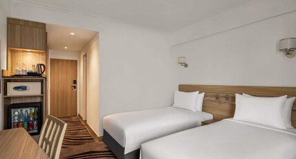 Novotel Cairo Airport Room Type - Superior room with 2 single beds, Pool side