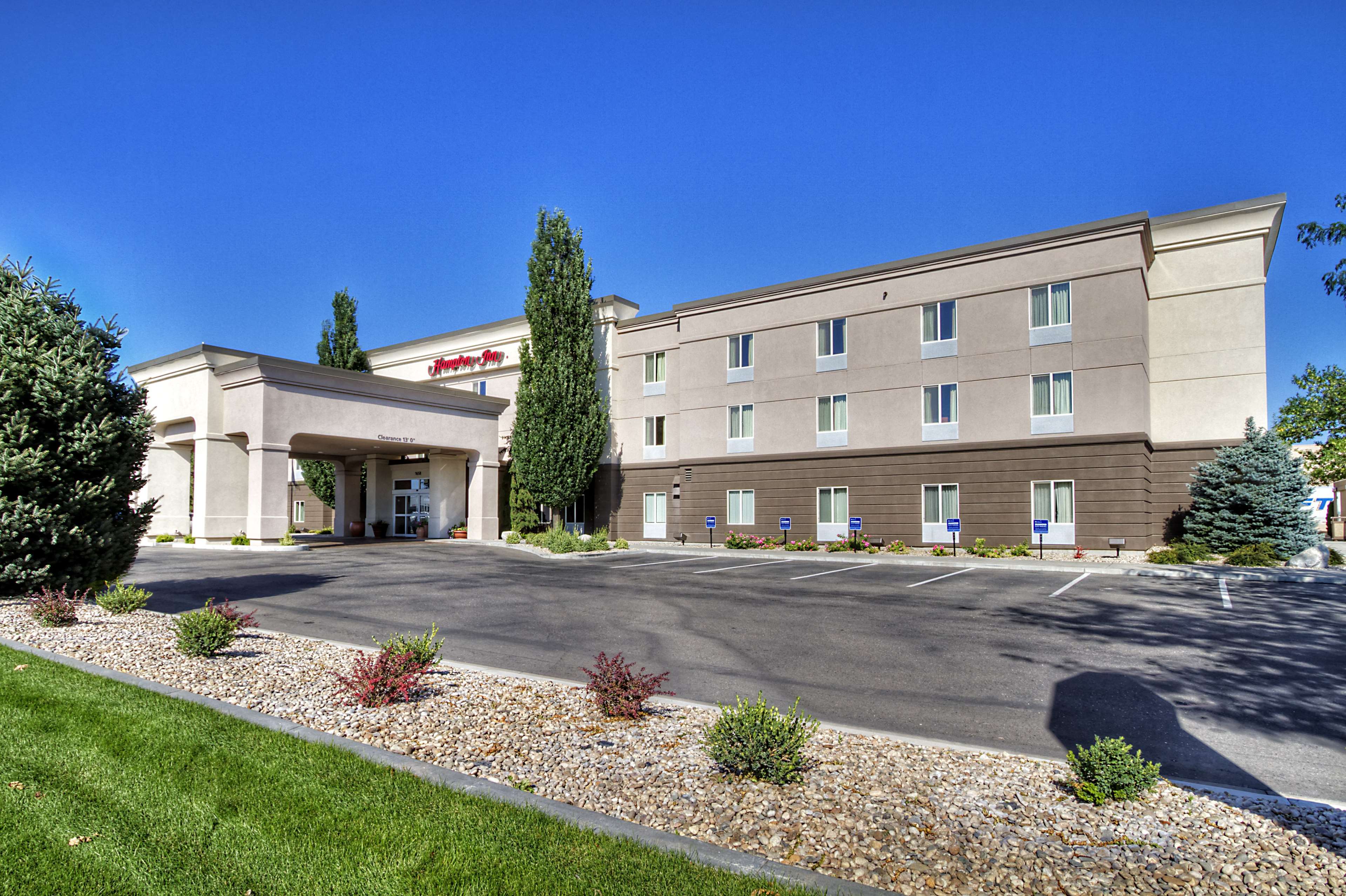 Hampton Inn by Hilton Twin Falls - Tap to explore photos