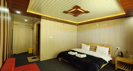 Hotel LeafWalk Room Type - Supper Deluxe Room