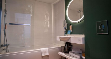 Mercure Saint Omer Central Station  Room Type - Standard Room with 1 queensize bed and sofa