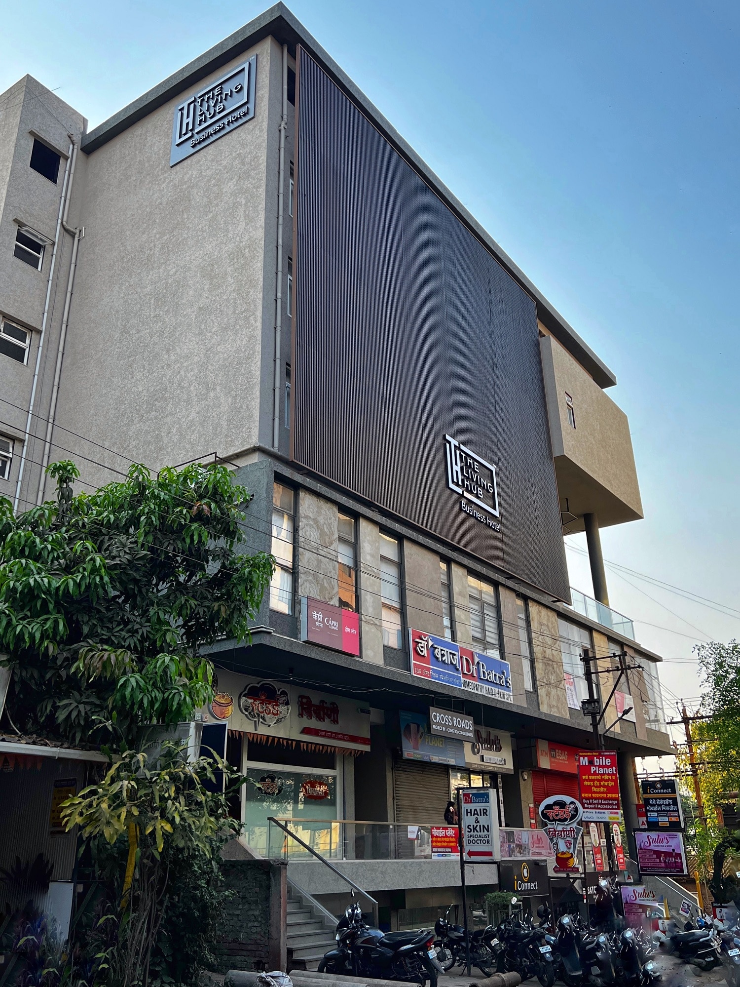 The Living Hub ( Business Hotel ) - Tap to explore photos