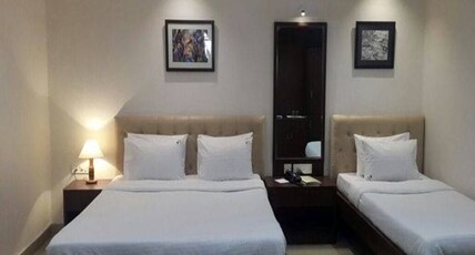 SUDDER INN Room Type - Three Bed Deluxe Room
