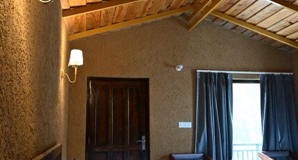 Valley View Retreat Stays Room Type - Premium Mud Cottage Room