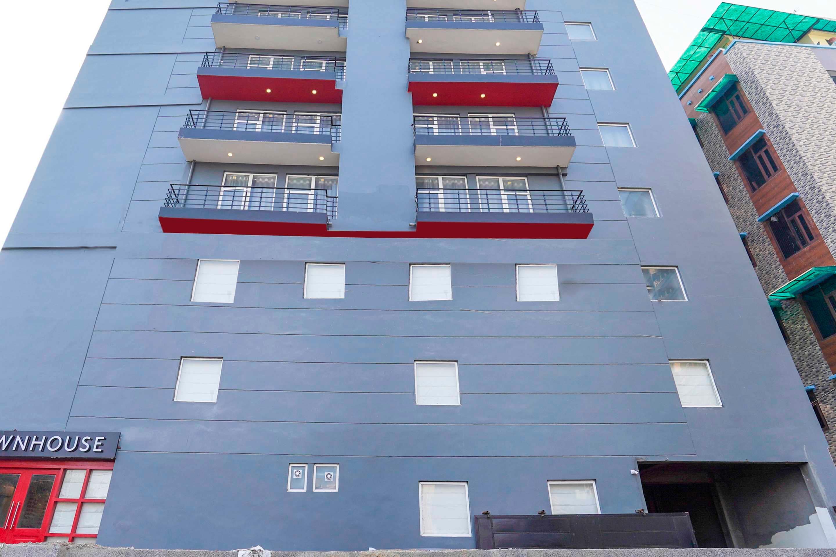 Townhouse Hotel Royal Adress Nearest Parthala Chowk - Tap to explore photos