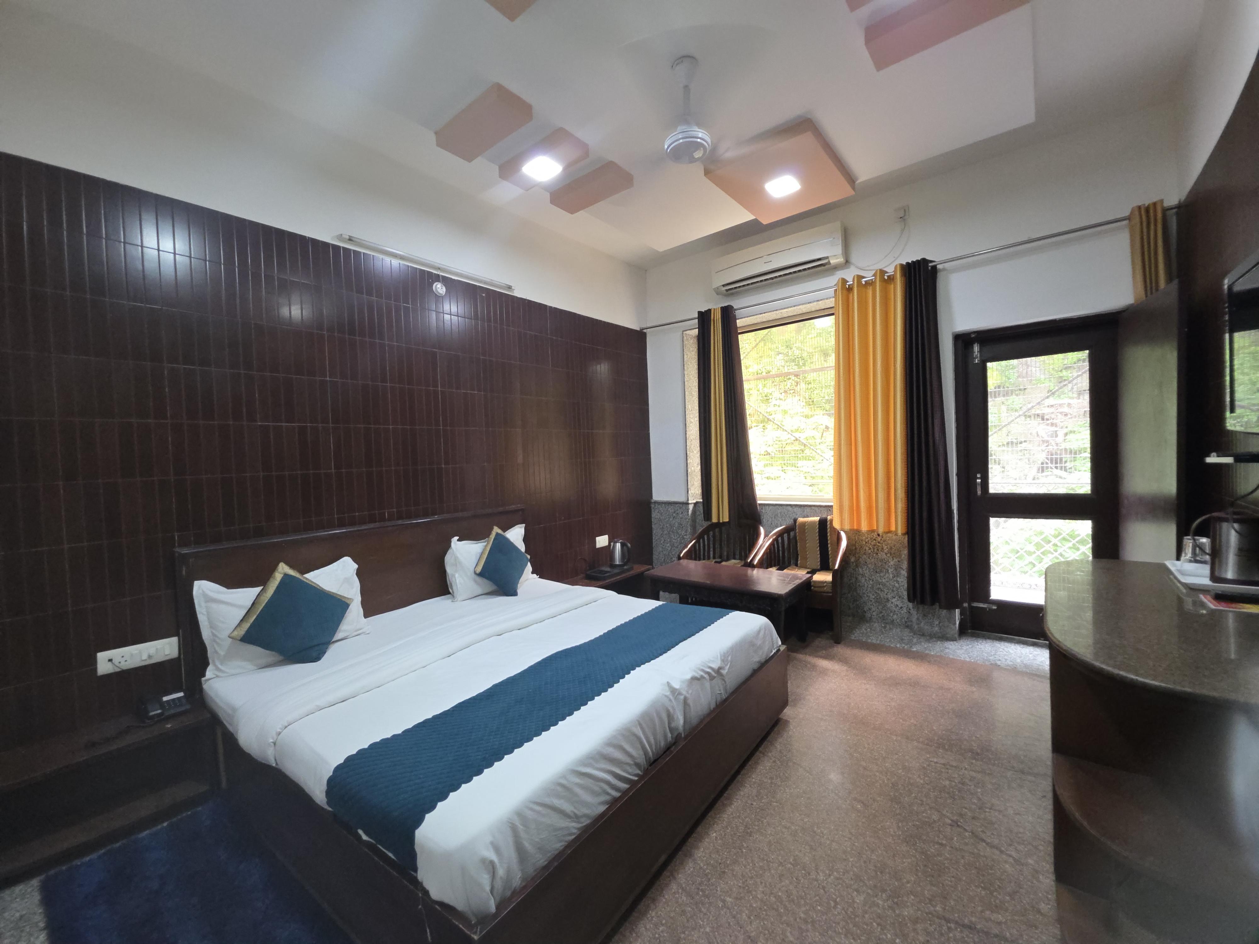 Hotel Suryodaya at Har Ki Pauri - Tap to explore photos