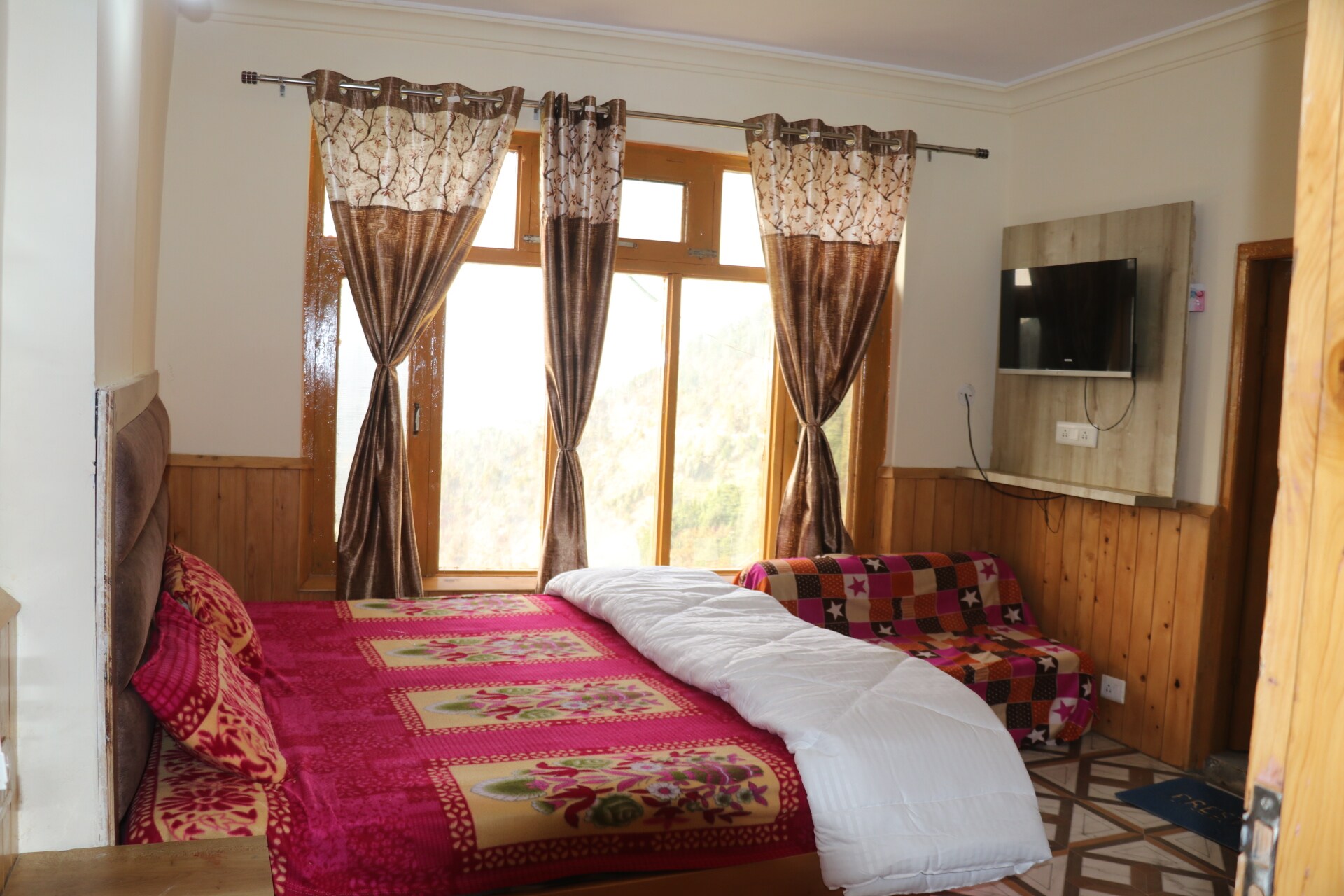 Wood Valley Homestay - Tap to explore photos