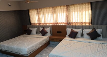 Hotel Harmony Inn Room Type - Deluxe 4 Beds Family Room