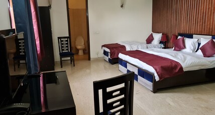 NOOK INN & SUITES Room Type - Family Suite with Private Balcony