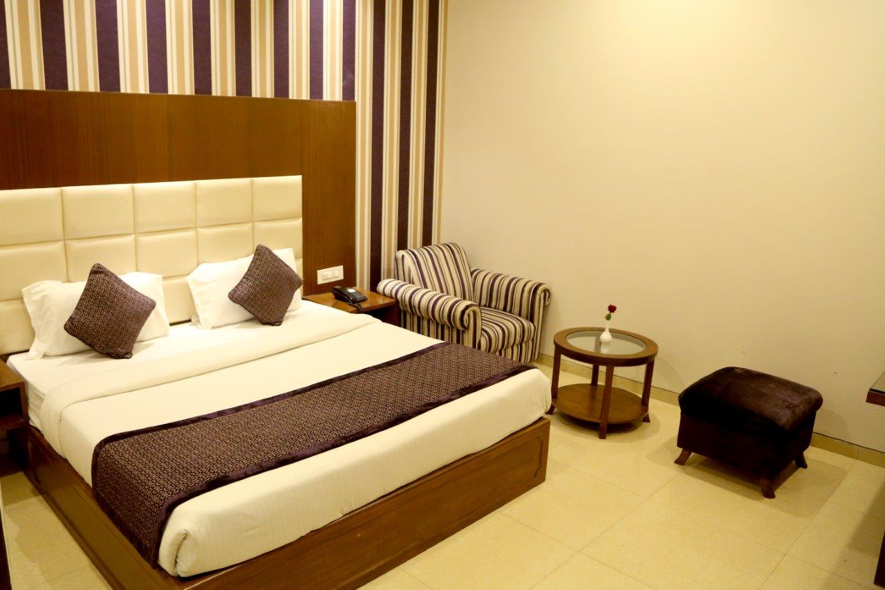 Hotel Shagun - Tap to explore photos