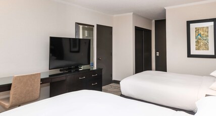 DoubleTree by Hilton Newark Penn Station Room Type - 2 DOUBLE BEDS