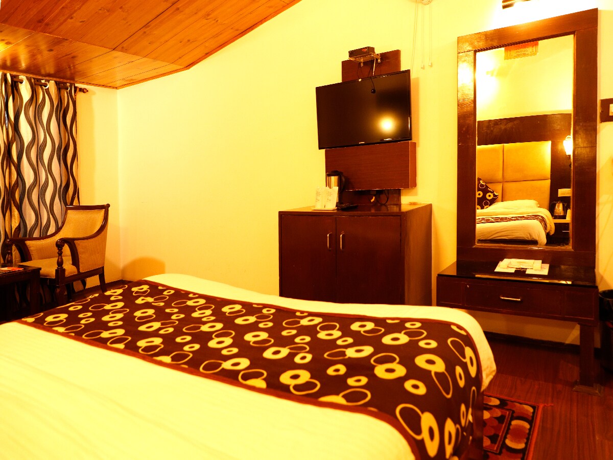 Hotel Daffodil - Tap to explore photos