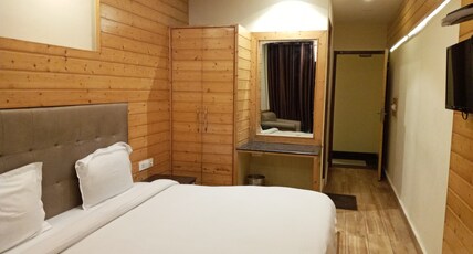 Hotel Omkar Room Type - DELUXE COUPLE ROOM - NON VIEW