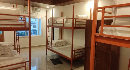 Hill Hoppers | Private Rooms & Dorms Room Type - Male Dormitory 6-Beds with balcony