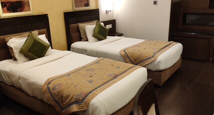 Hotel Western Court Panchkula Room Type - EXECUTIVE TWIN BED ROOM