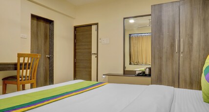 Treebo Bhagyashree Executive Room Type - Deluxe Room