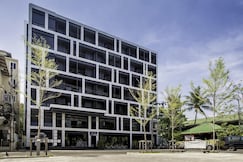 Blu Monkey Hub and Hotel