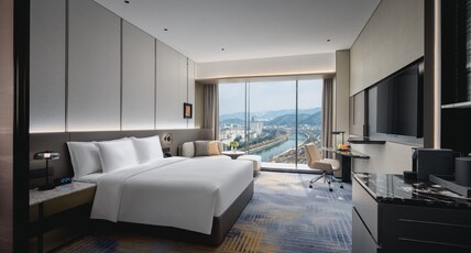 Crowne Plaza SHANGLUO Room Type - City View Standard