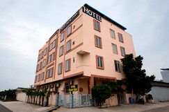 HOTEL PALM TREE