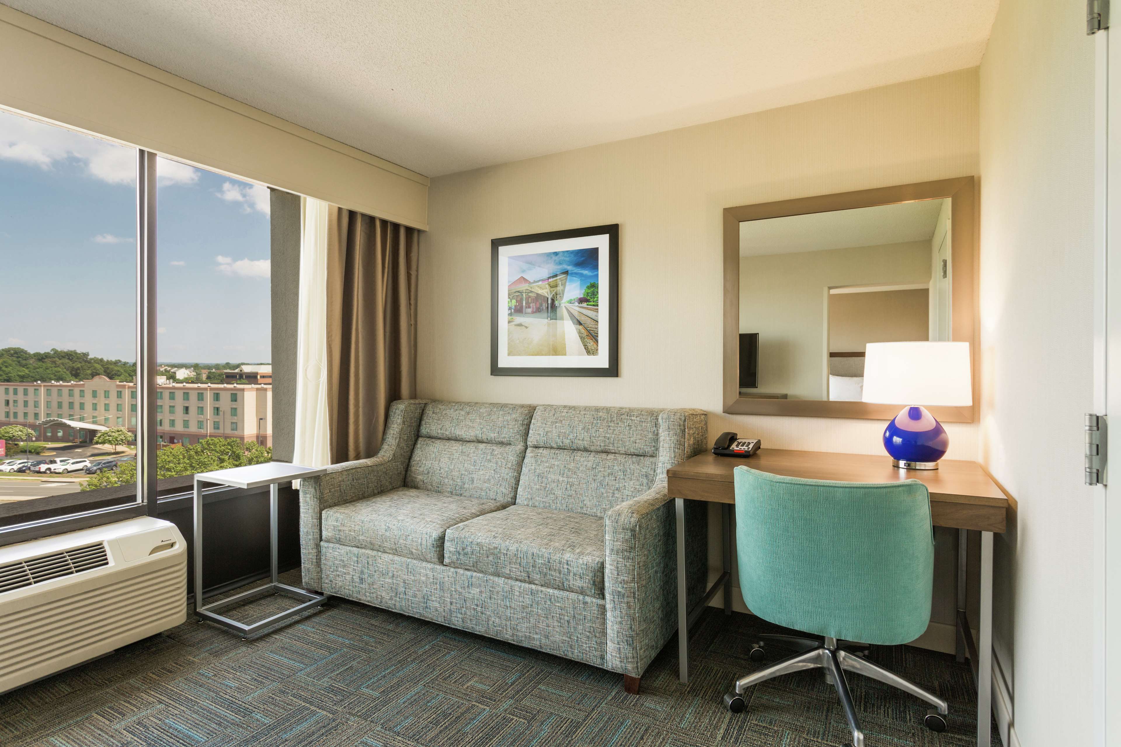 Hampton Inn by Hilton Manassas - Tap to explore photos