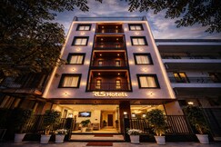 RLS Hotels Near Expo Mart