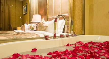 Best Western Chinatown Room Type - 2 Single Beds, Non-Smoking, Executive Room, City View, Full Breakfast