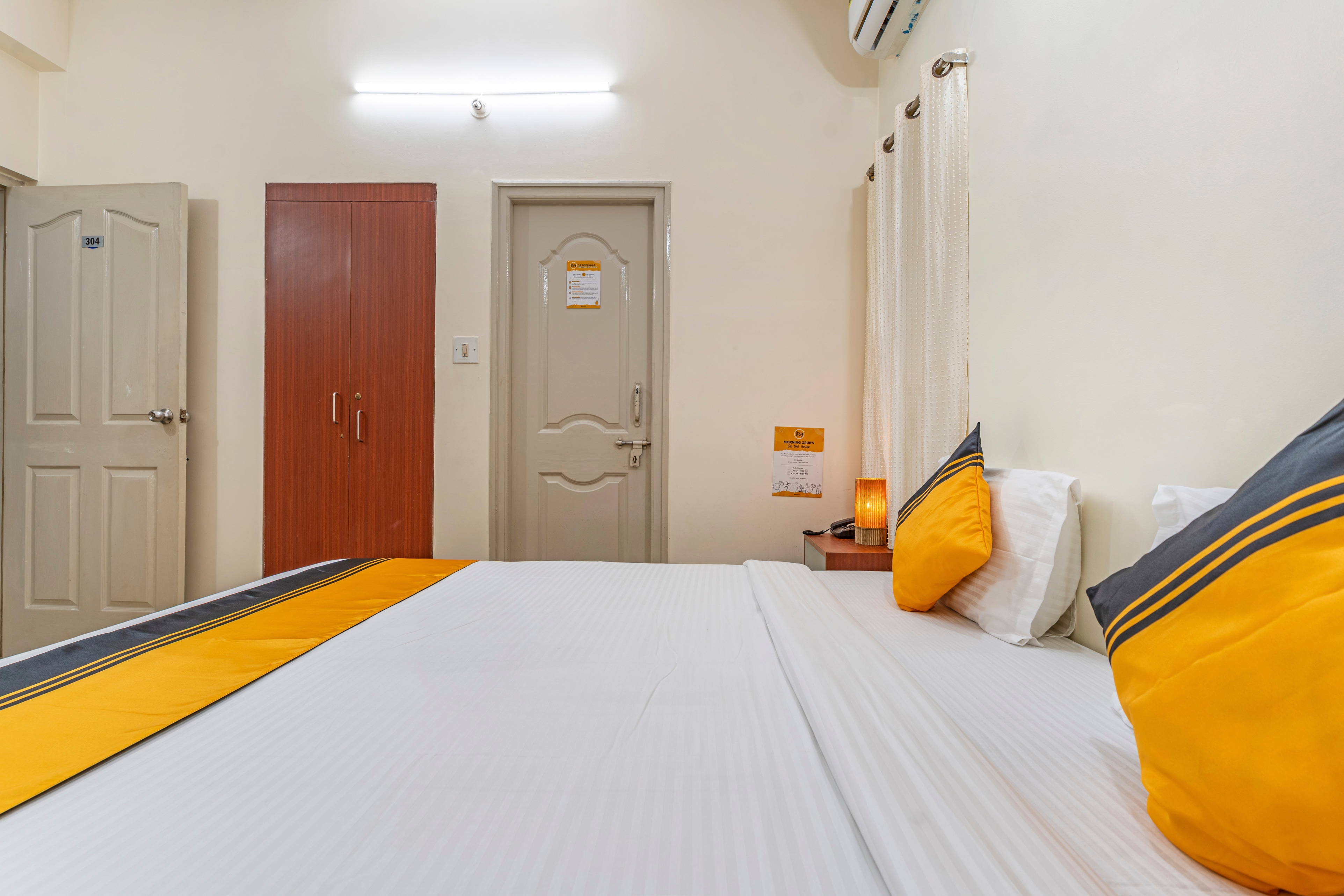 Itsy Hotels Manyu Inn - Tap to explore photos