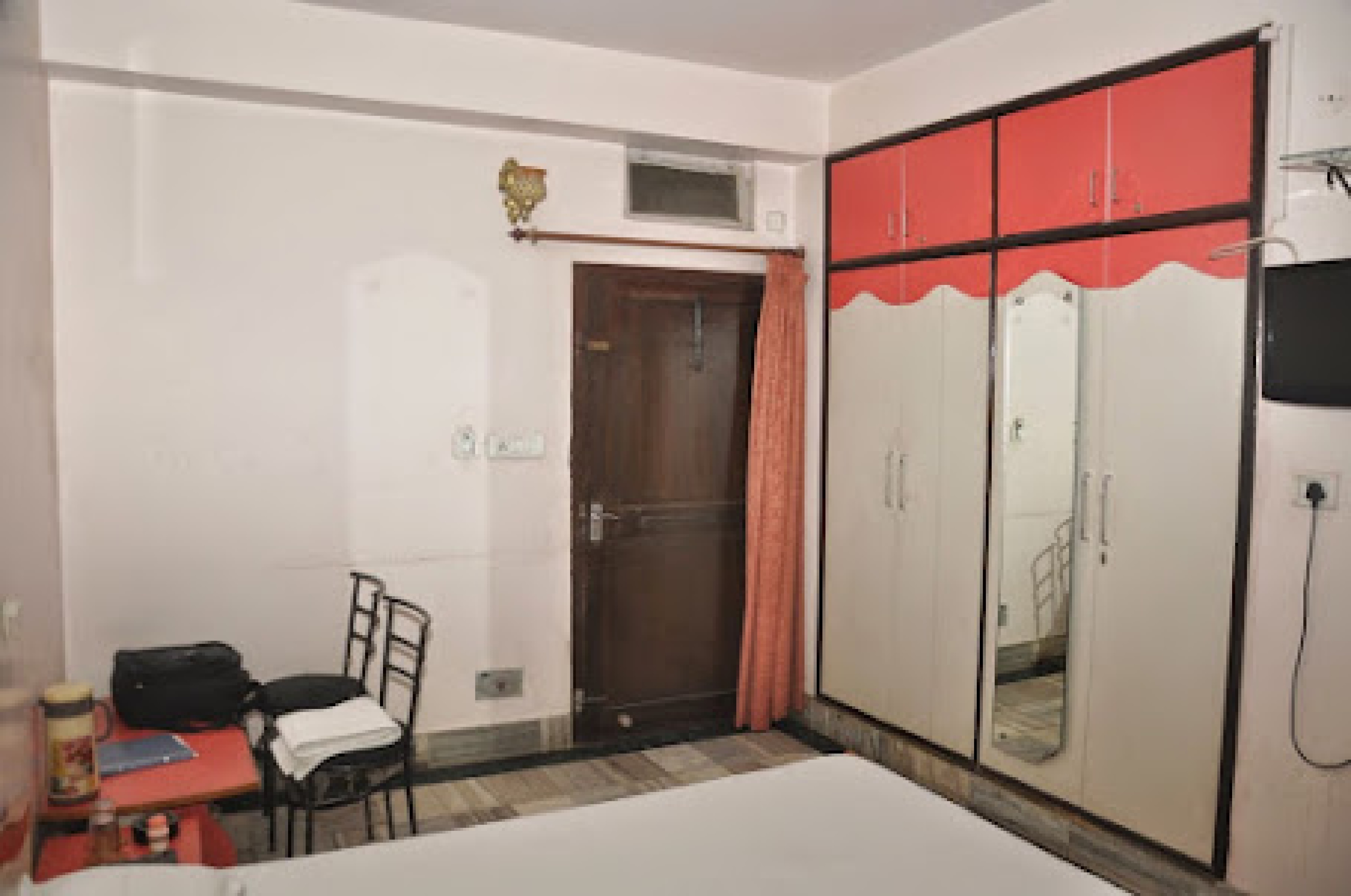 Suresh Guest House & Hotel - Tap to explore photos