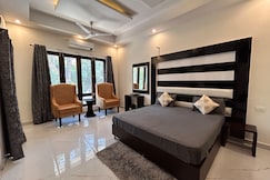 Malsi Hill View Homestays | Rooms & Caretaker