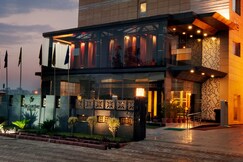 The Golden Palm Hotel and Spa Delhi