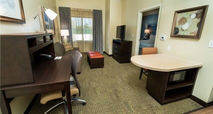 Staybridge Suites Newark - Fremont Room Type - 1 King 1 Bdrm Ste Comm Access Roll Shwr