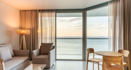Hilton Santa Marta Room Type - KING OCEAN FRONT SUITE