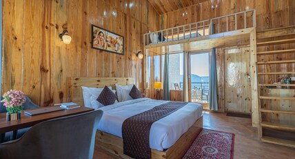 The Golden Castle Hotels Room Type - Castle Atic Suite