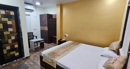 SWARAJ INN Room Type - DOUBLE BEDROOM WITH AC