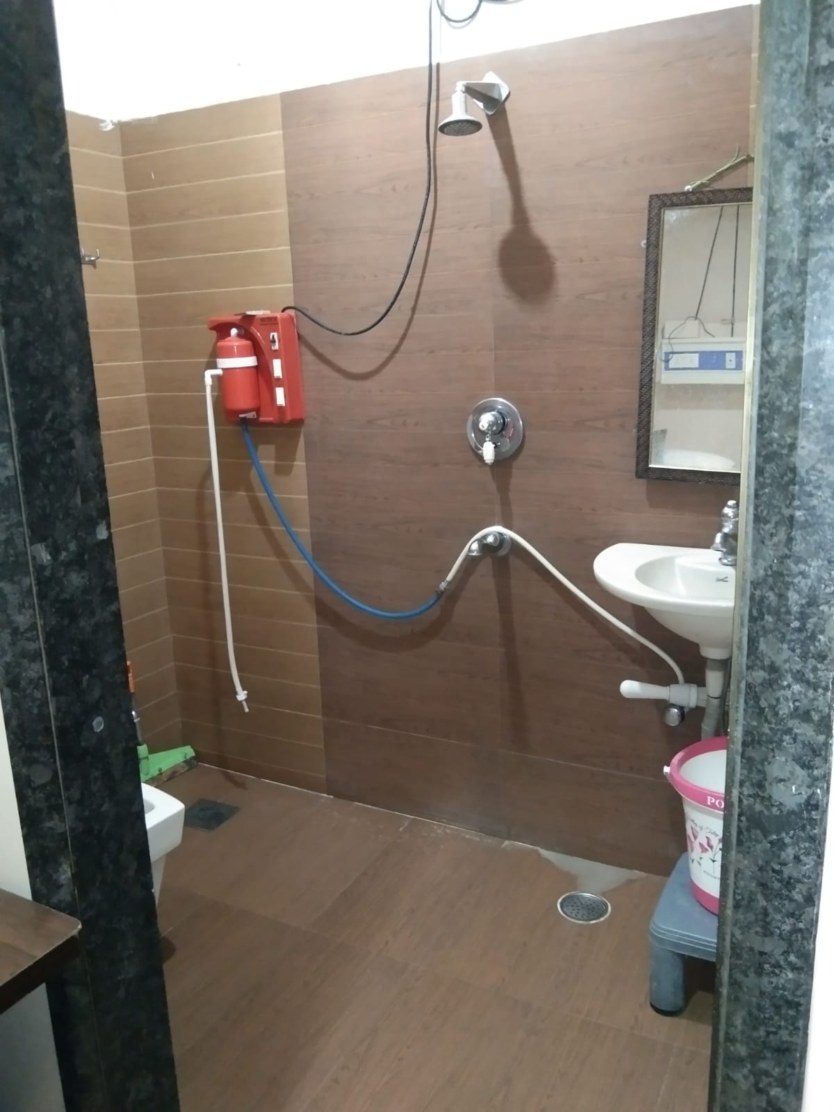Hotel Medwin Kashi Dham - Tap to explore photos