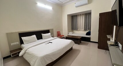Pushkar Regency Resort Room Type - Super Deluxe Triple Bed Room