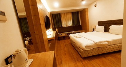 Swarg Exotica Room Type - Executive Room